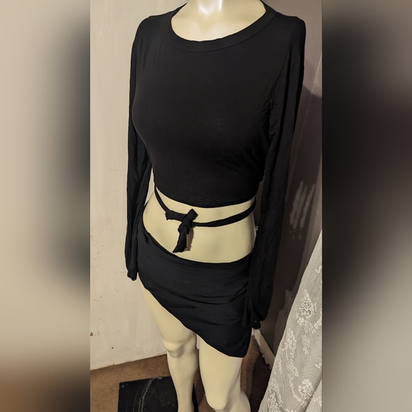 Black long sleeve crop top strapy Urban outfitters sexy club yoga swoop neck - Picture 5 of 8